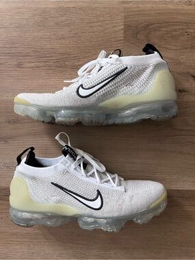 Nike Men’s Air White VaporMax Flyknit “Monochrome” Size 9
